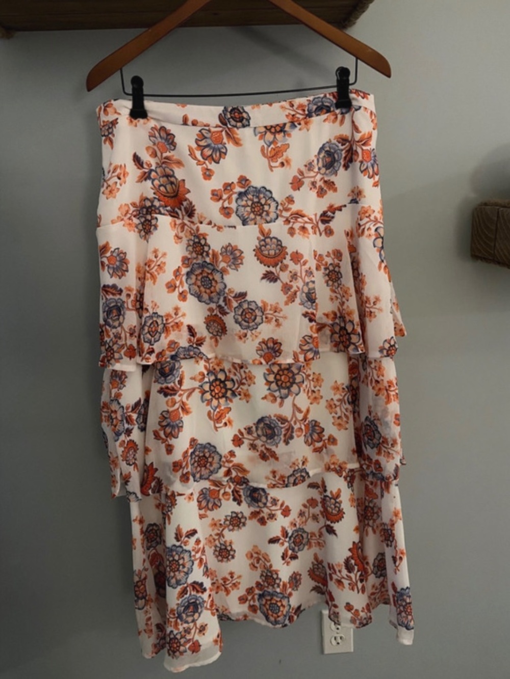 Ann Taylor ruffle skirt